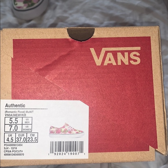 Vans in the style Romantic Floral. (Authentic). - Picture 3 of 3